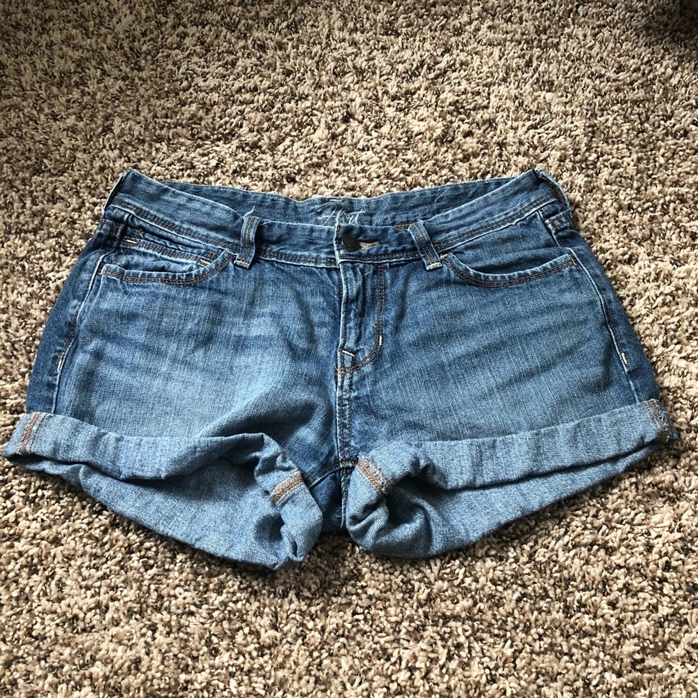 BOYFRIEND CUT JEAN SHORTS